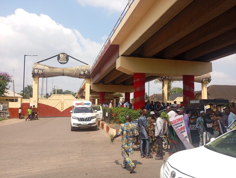 BREAKING: Ibadan Residents Protest Road Expansion