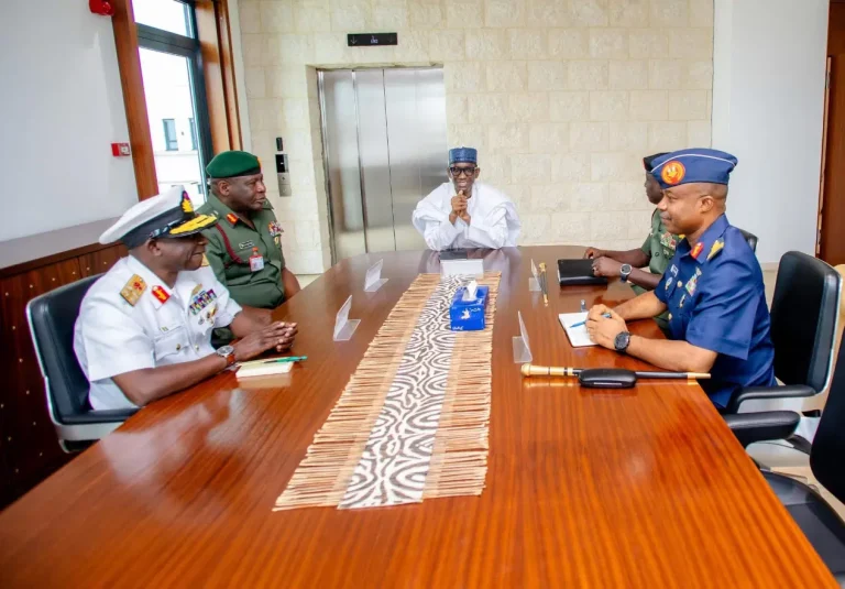 Ribadu Meets Service Chiefs