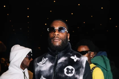 Burna Boy Kicks Out ‘Sleeping’ Couple at U.S. Concert