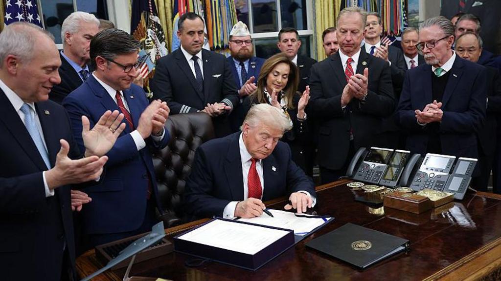 Trump Signs Bill to End Record 43-Day Shutdown