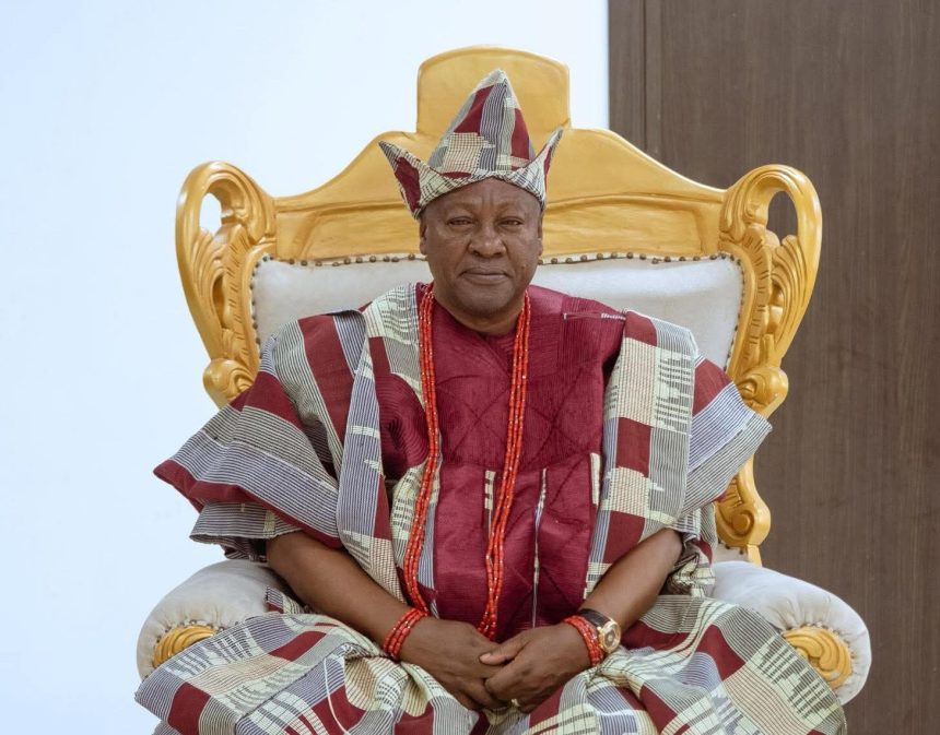 Ooni Honours Ghana’s Mahama in Ile-Ife