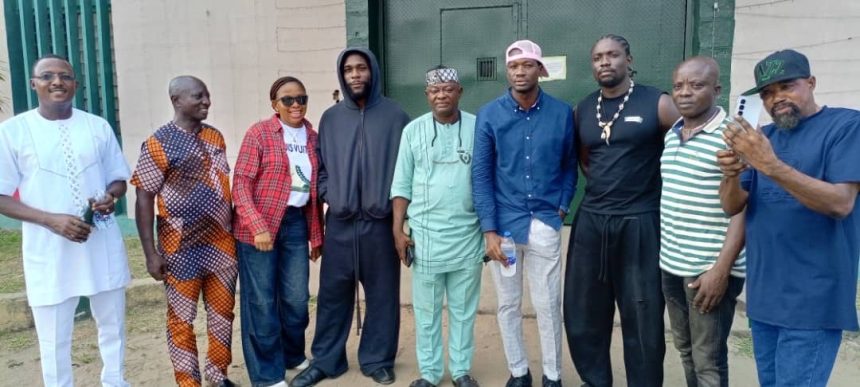 Burna Boy, VeryDarkMan Visit Kirikiri Prison