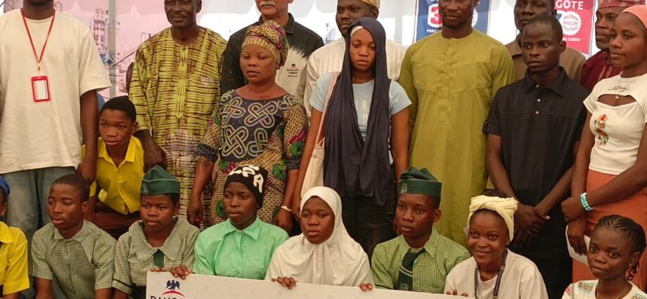Dangote Cement Awards N15.7m Scholarships in Ibese