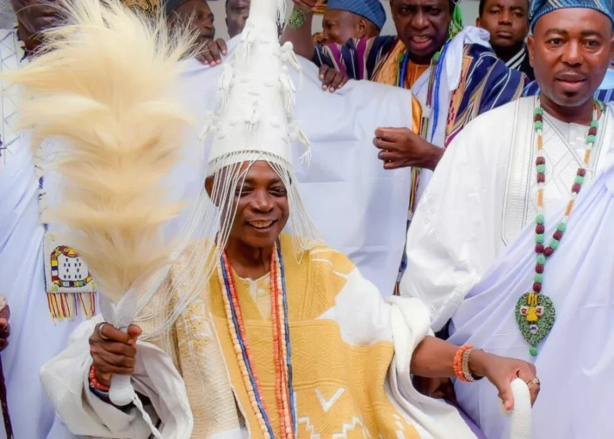 Olubadan Honours Harry Akande at Fifth Remembrance