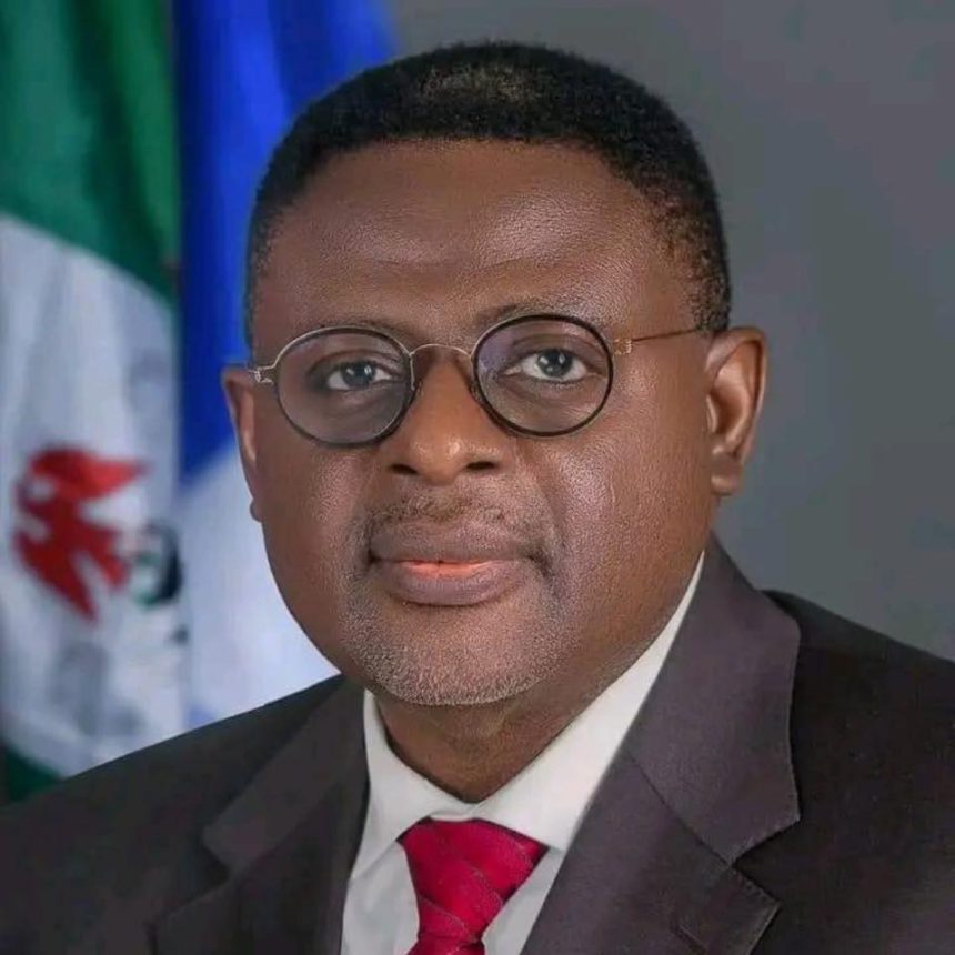 Otu Donates ₦20m to Armed Forces Fund