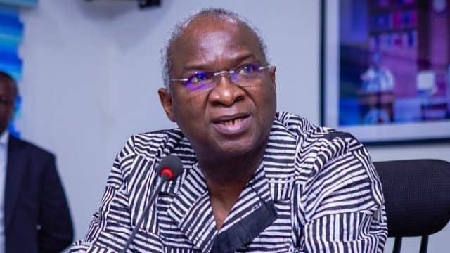 Fashola Headlines EkoUNIMED Maiden Convocation Ceremony