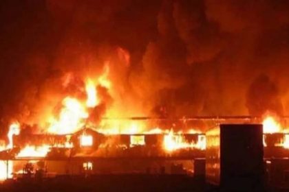 ‎Hoodlums Loot Lagos Warehouse Amid Chemical Fire at Mile II