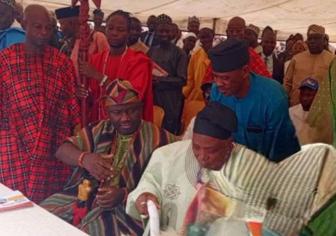 Tense Moment Between Alaafin, Olubadan Fuels Social Media Buzz