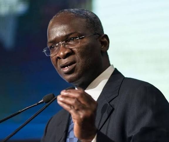 Fashola Headlines EkoUNIMED Maiden Convocation Ceremony