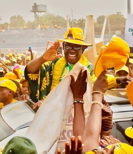 The Power of E gbẹ́nu sí mic in Oyo’s Political Conversation