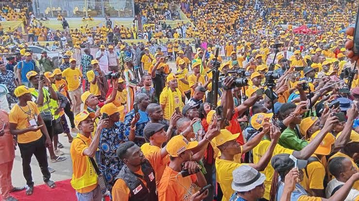 The Power of E gbẹ́nu sí mic in Oyo’s Political Conversation