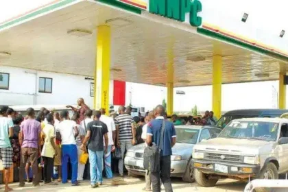Petrol Price Jumps Again As NNPCL Raises Pump Rate To ₦875 In Abuja