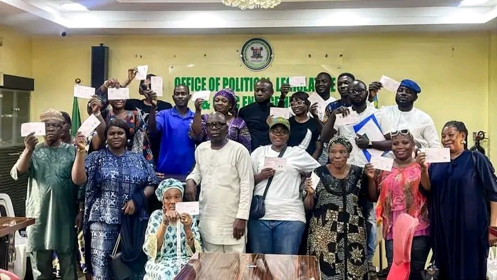 ‎Sanwo-Olu Administration Supports 300 Residents with Eko Cares Cheques