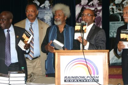 L-R: President Bola Tinubu, Reverend Jesse Jackson, Prof. Wole Soyinka, and others