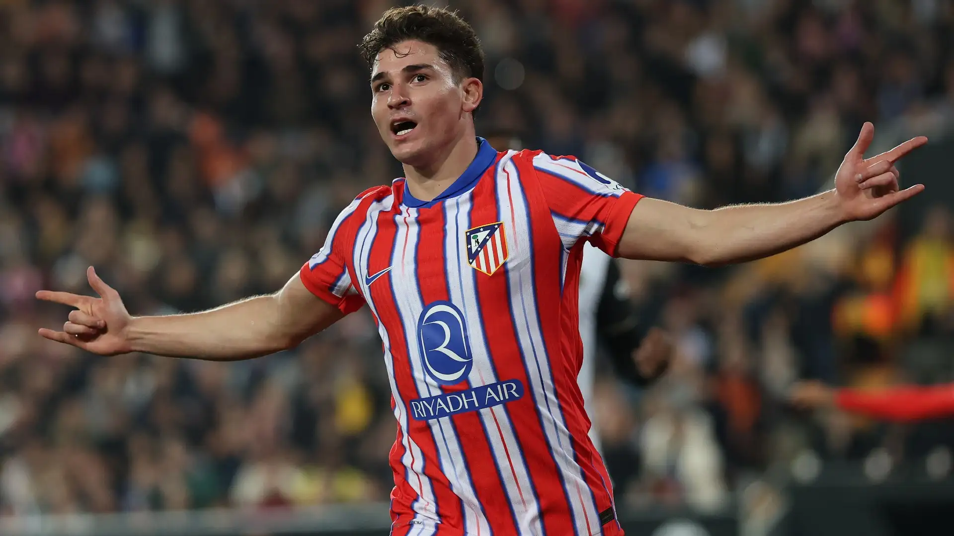 Barcelona Face €200m Demand for Julian Alvarez