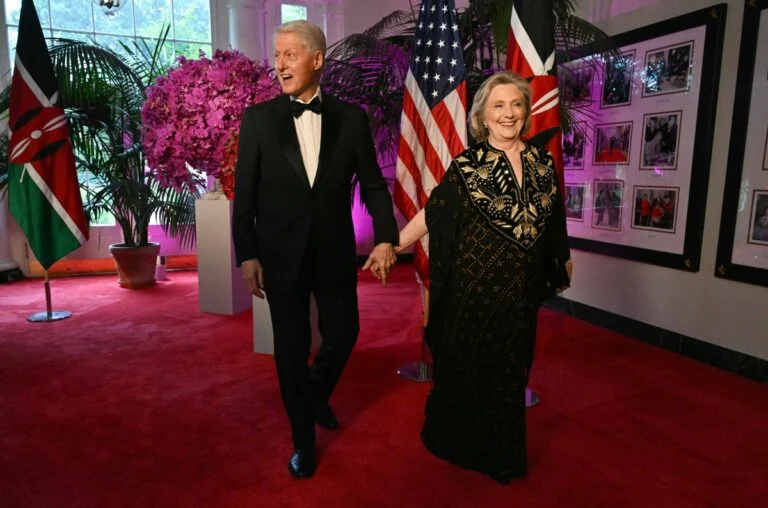 ‎“Let’s Do It in Public,” Clintons Tell US Congress Over Epstein Investigation