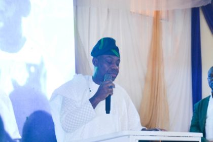 Dr. Tunji Alausa Inducted into Epe Premier Club