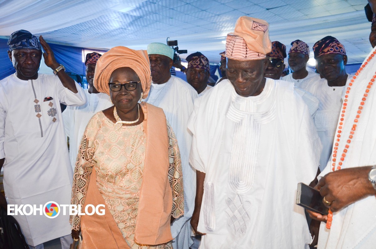 Alhaji (Chief) Shakiru Akanni Seriki Bamu (Right) at the ceremony celebrating his life and legacy