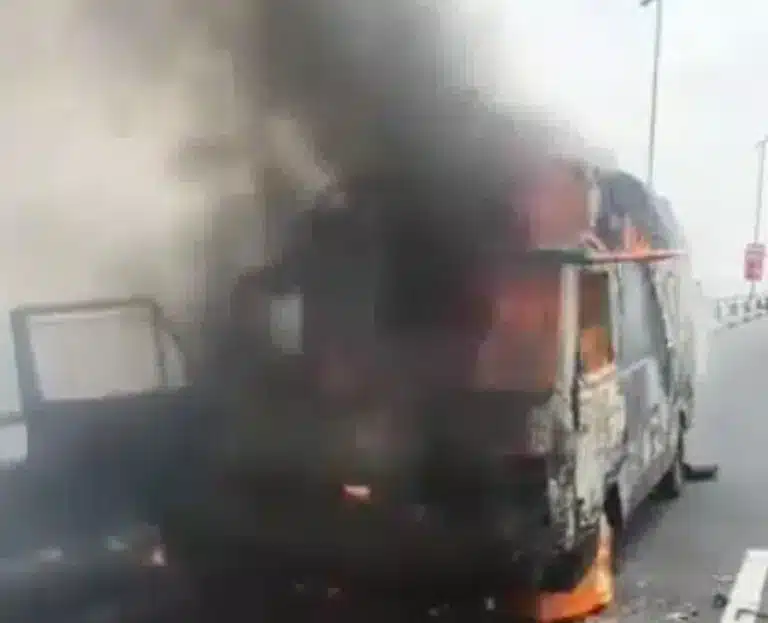 Bus Catches Fire on Third Mainland Bridge