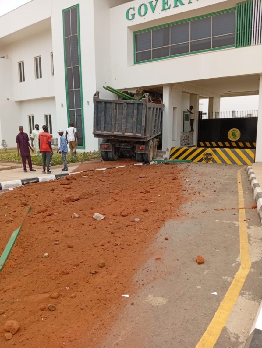 Truck Crashes Into Gombe Government House Gate