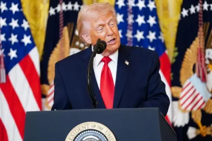 Trump Pauses Strikes on Iran Amid Ongoing Talks
