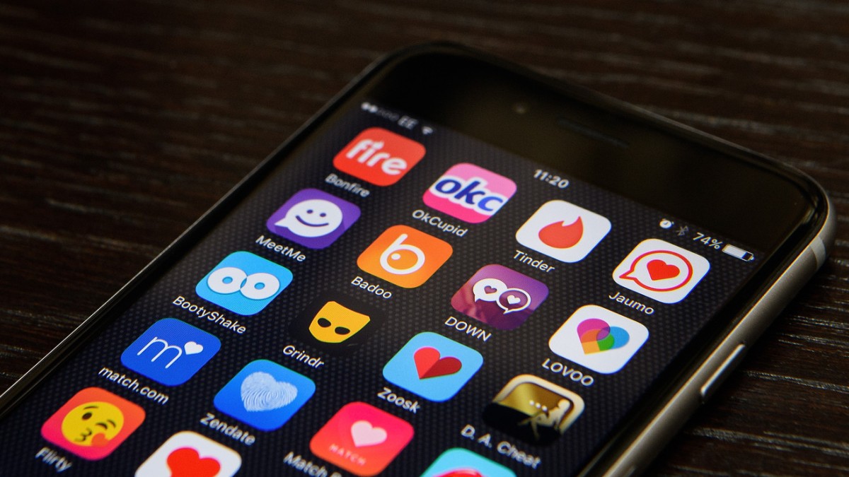 Dating Apps: Where Finding Love Feels More Like Shopping