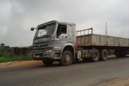 BREAKING: Again, Outrage In Epe As Dangote Truck Crushes Man To Death In Ayetoro