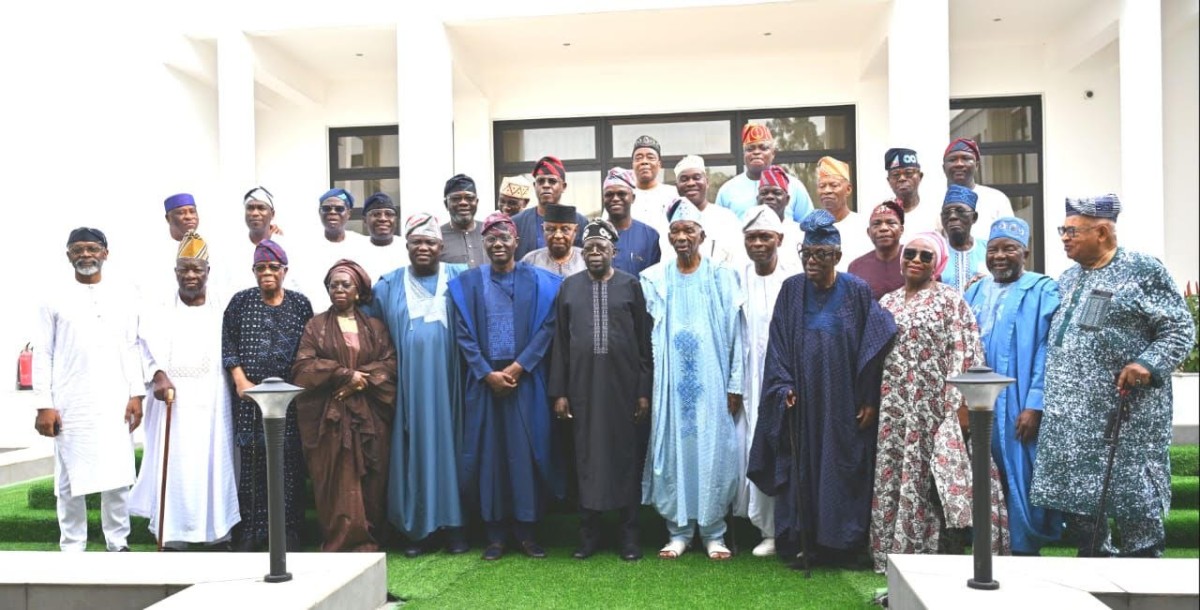 President Bola Ahmed Tinubu (middle) with members of the Lagos State Governor’s Advisory Council (GAC) after a courtesy call on the President in Lagos, on Monday, March 23, 2026