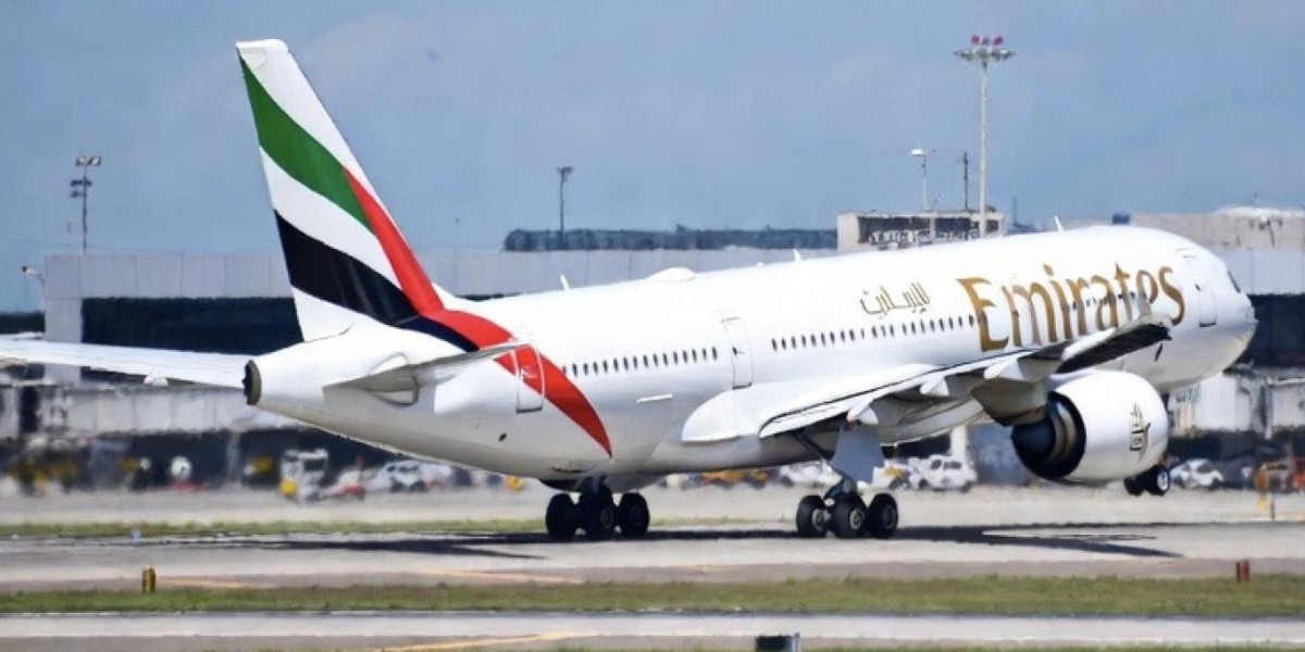 Emirates Airline Suspends All Flights to and From Dubai Amid Middle East Escalation