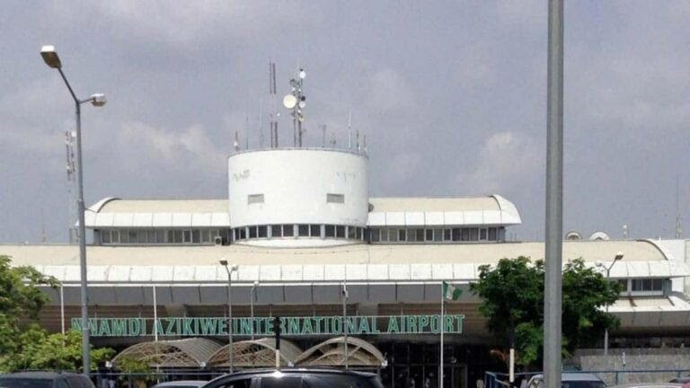 Tinubu Suspends FAAN’s Cashless Airport Policy Following Nationwide Gridlock