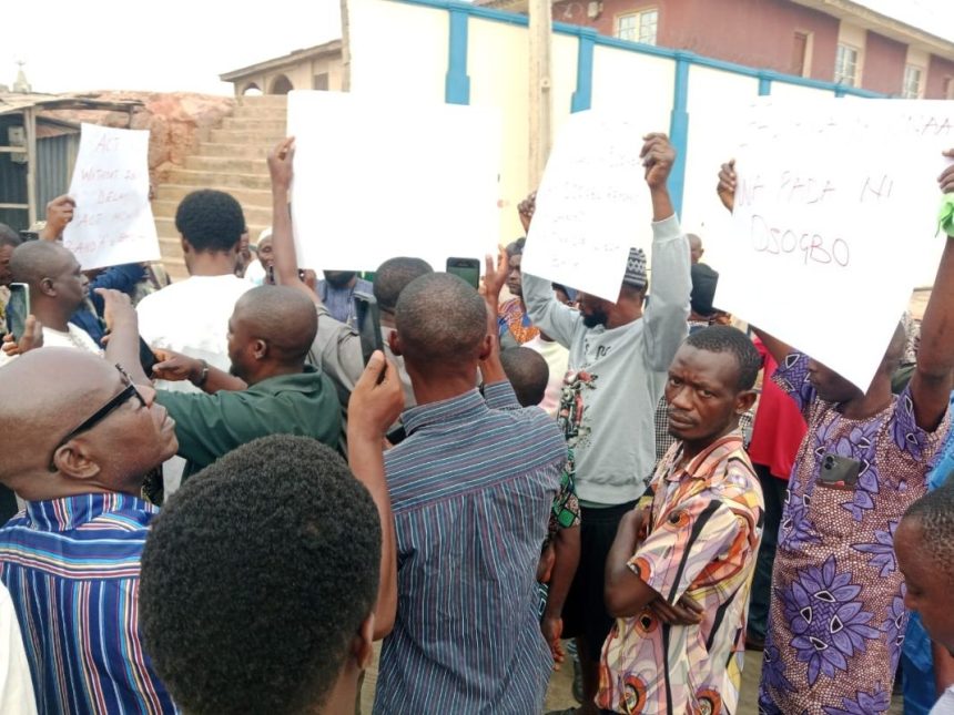 Osogbo Youths Protest Over Poor Power Supply in Osun State