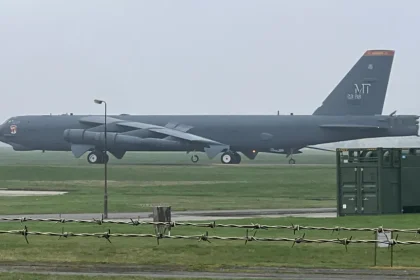 US B-52 Bombers Land in UK Amid Iran Tensions