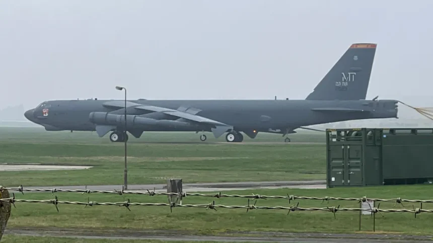 US B-52 Bombers Land in UK Amid Iran Tensions