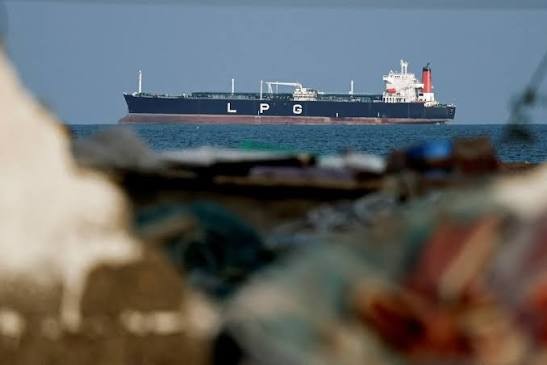 Iran Deploys Mines in Iran–Israel War Escalates as Strikes Hit Gulf, Oil Prices Surge