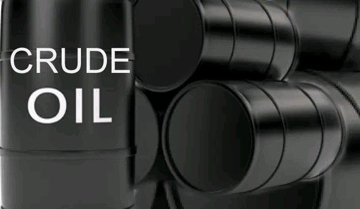 Oil Prices Jump as US-Iran Peace Talks Clash with Port Blockade