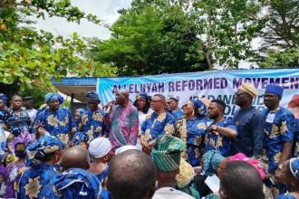 2027: Hosea Agboola Leads 1,000 PDP Defectors to APC, Backs Tinubu’s Re-election