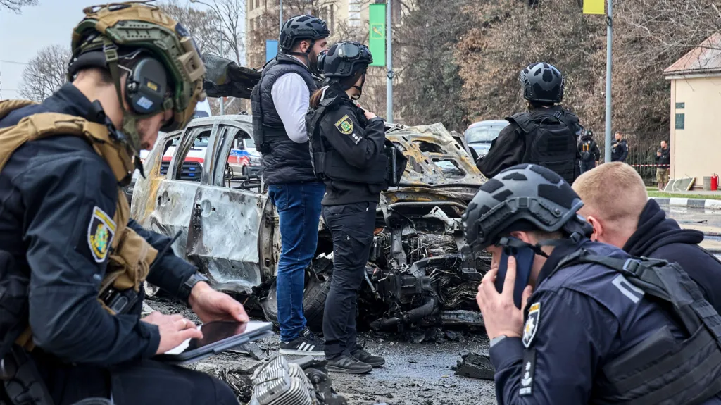 Zelensky Accuses Russia of Easter Escalation