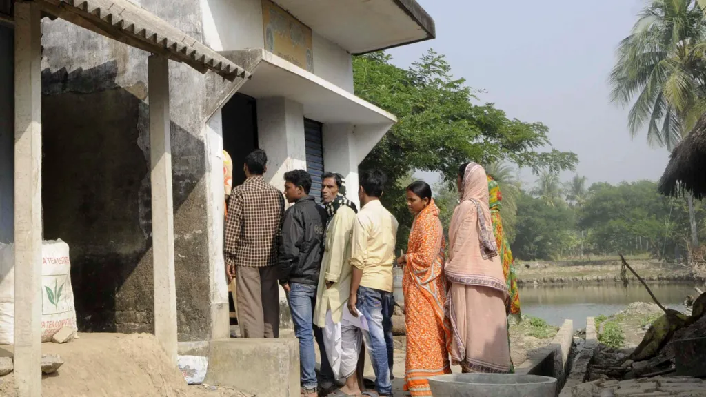 Man Takes Sister’s Remains to Bank - Sparks Outrage in India