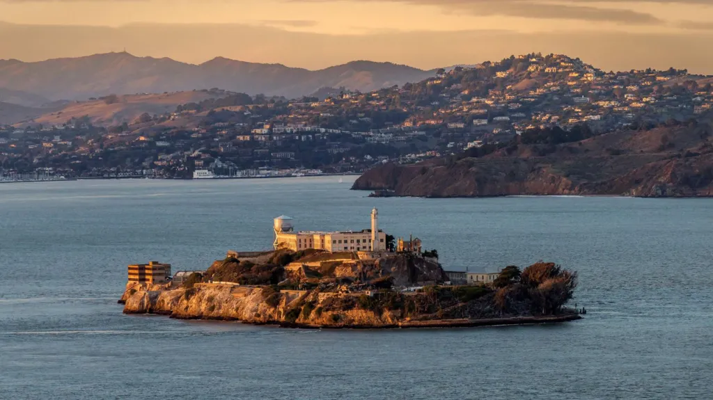 Trump Seeks $152m to Reopen Alcatraz Prison