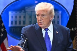 Trump Meets Oil Chiefs - Weighs Iran Blockade Impact