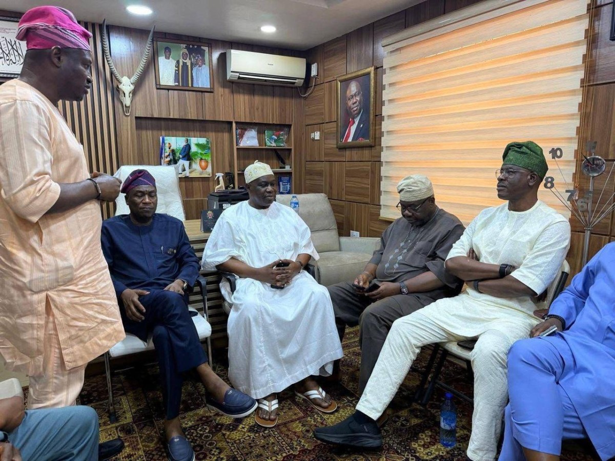 Former Speaker of the Lagos State House of Assembly, Adeyemi Ikuforiji, Deputy Governor Kadri Obafemi Hamzat, and others during a consultative visit to Ikuforiji for Hamzat's 2027 governorship bid