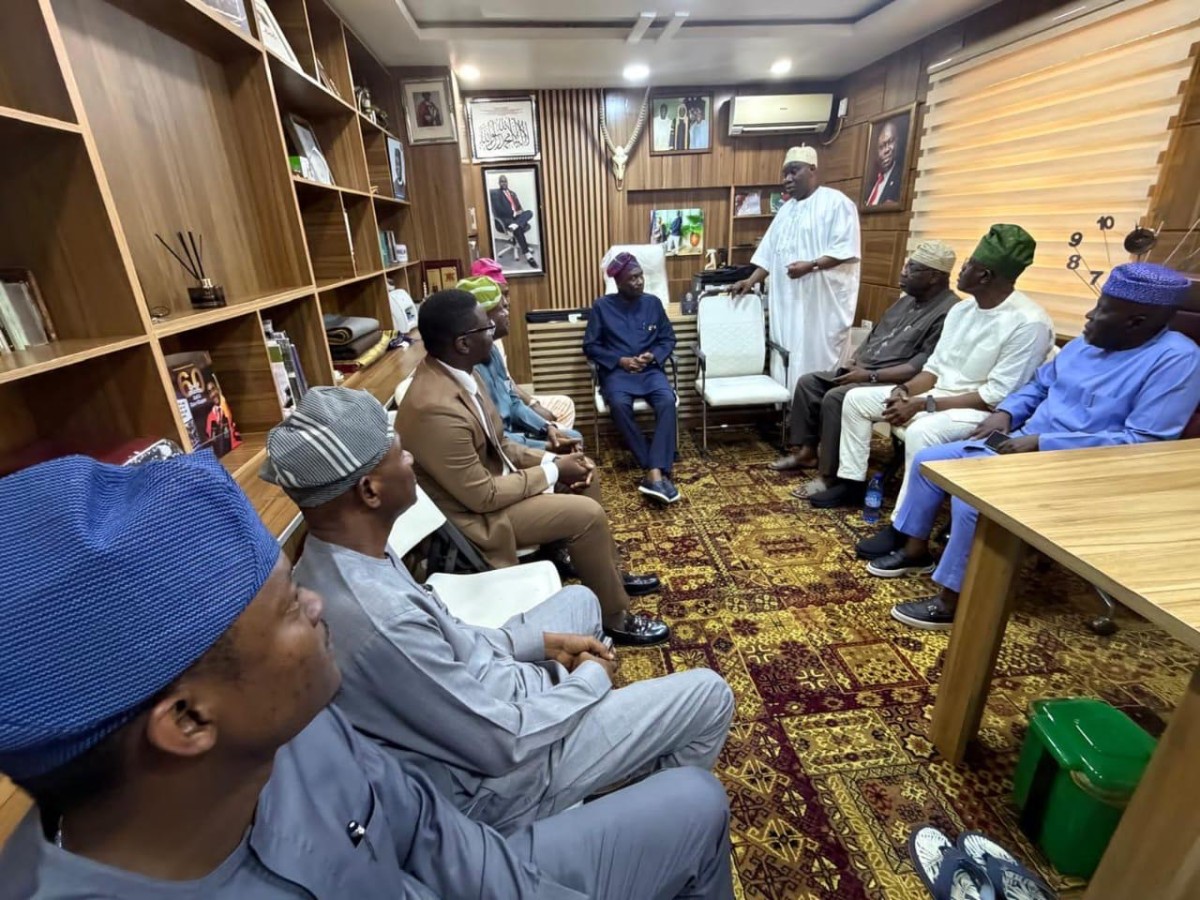 Former Speaker of the Lagos State House of Assembly, Adeyemi Ikuforiji, Deputy Governor Kadri Obafemi Hamzat, and others during a consultative visit to Ikuforiji for Hamzat's 2027 governorship bid