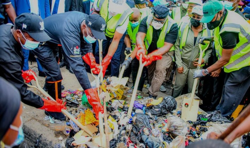 Lagos State Governor, Babajide Sanwo-Olu; Deputy Governor, Obafemi Hamzat, and other state officials flagging off the Lagos Monthly Sanitation Exercise