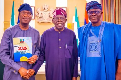L-R: Lagos State Deputy Governor and APC consensus governorship candidate, Obafemi Hamzat; President Bola Tinubu; and Governor, Babajide Sanwo-Olu