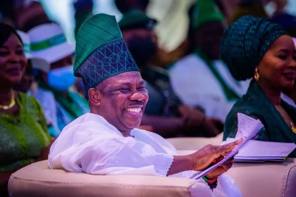 Amosun Denies Forcing Aspirants to Step Down