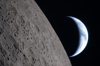 NASA Turns to Musk and Bezos for Moon Landing