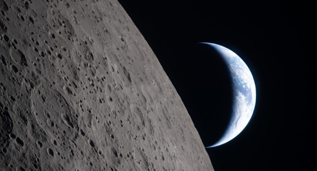NASA Turns to Musk and Bezos for Moon Landing