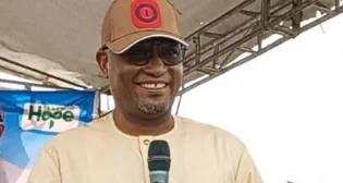 Former Agege Local Government Boss Declares for House of Reps, Donates ₦19.5m to APC Wards