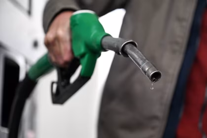 BREAKING: Oil Prices Plunge 11% After Iran Officially Reopens Strait of Hormuz