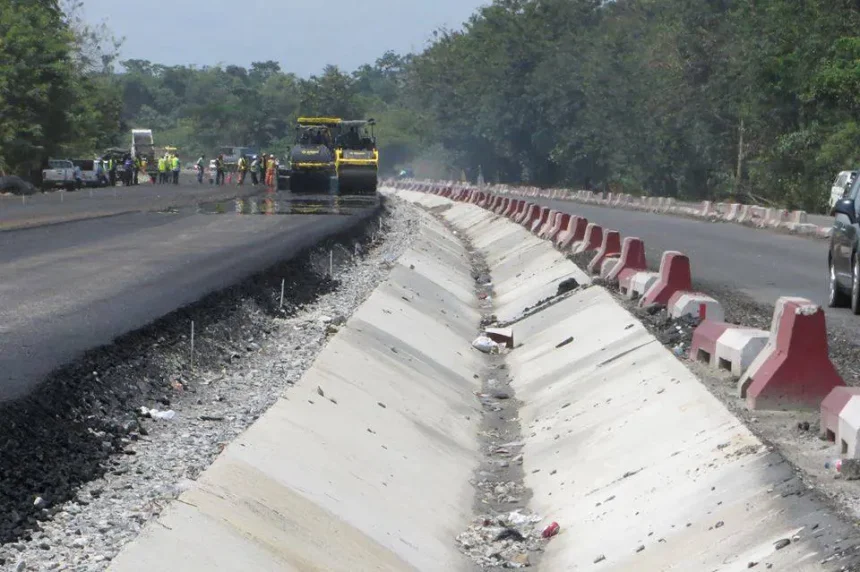 Angry Youths Barricade Benin-Lagos Road, Decry Rising Cost of Living